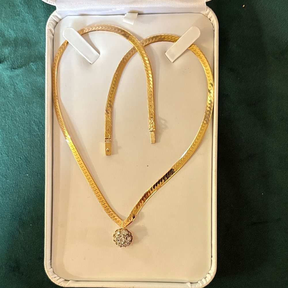 14 k Italian Gold Necklace with diamond Pendant